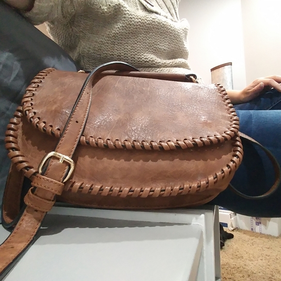 Moda Luxe Handbags - Luxe leather crossbody messenger